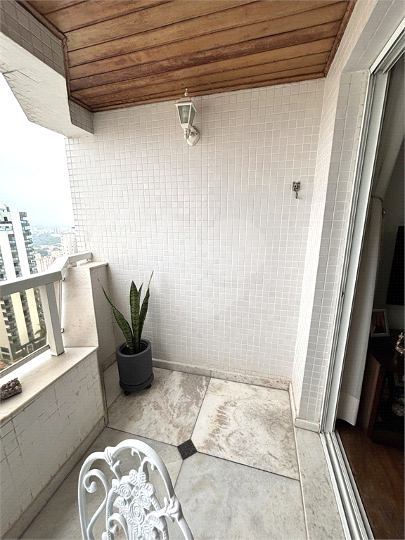 Apartamento à venda com Vista Livre e 3 Dormitórios (1 Suíte)  e 2 vagas 