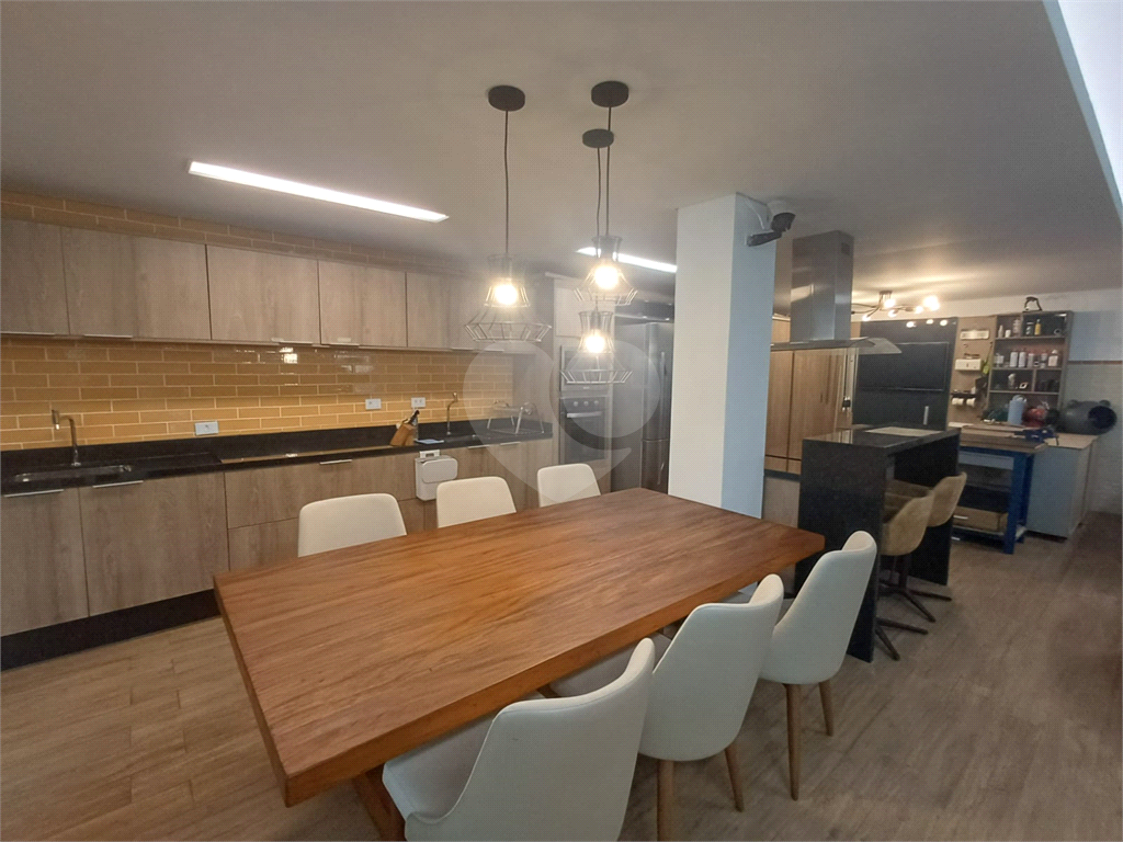 SOBRADO DE ALTO PADRÃO À VENDA CONDOMINIO FECHADO – HORTO FLORESTAL | ZONA NORTE