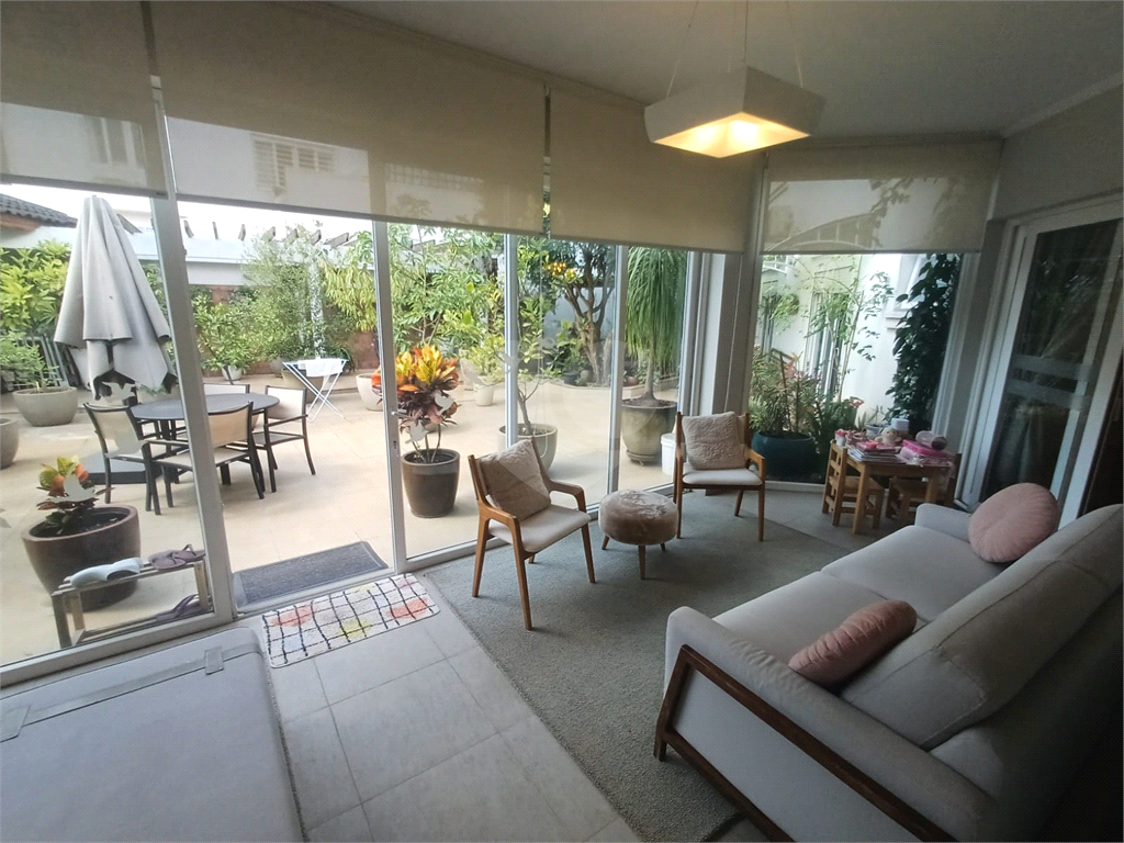 SOBRADO DE ALTO PADRÃO À VENDA CONDOMINIO FECHADO – HORTO FLORESTAL | ZONA NORTE