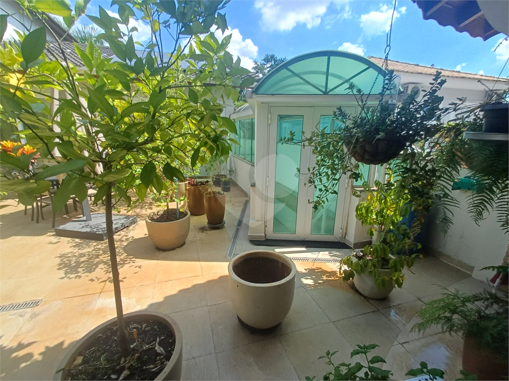 SOBRADO DE ALTO PADRÃO À VENDA CONDOMINIO FECHADO – HORTO FLORESTAL | ZONA NORTE