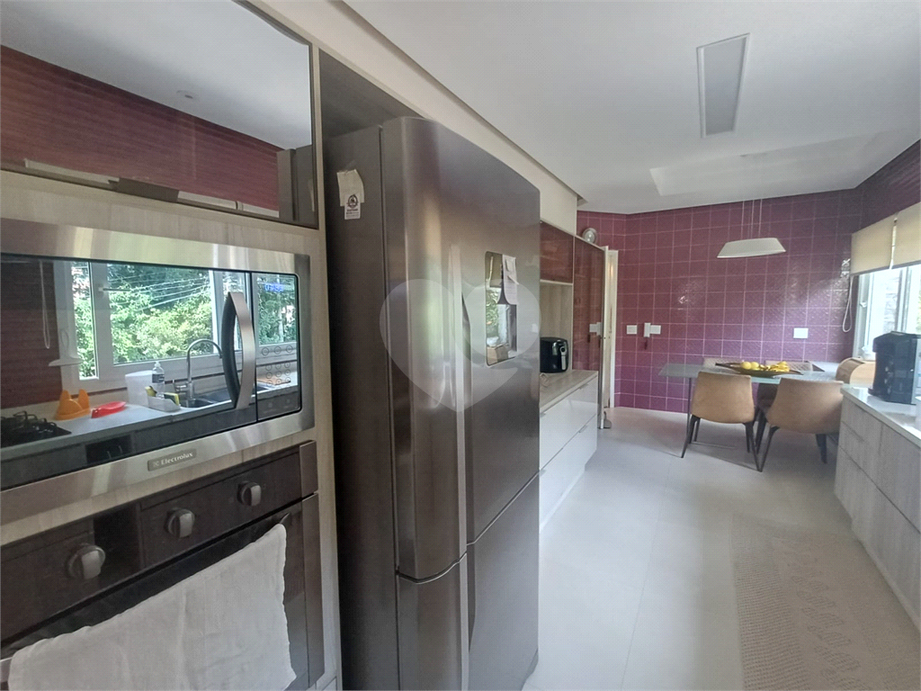 SOBRADO DE ALTO PADRÃO À VENDA CONDOMINIO FECHADO – HORTO FLORESTAL | ZONA NORTE