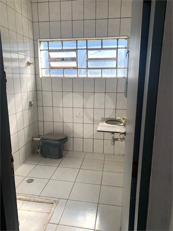 2 casas com o total de 7 quartos. 