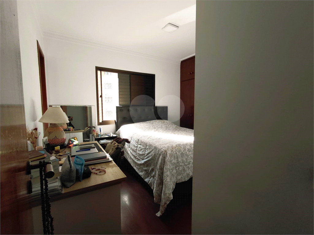 Imóvel de 85m² 2 quartos grandes e 1 menor, sala de 2 ambientes, piscina 1 vaga de garagem Perdizes