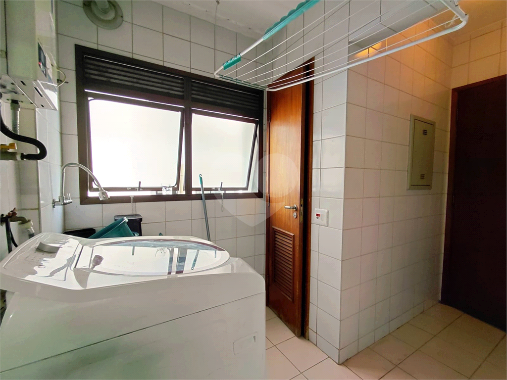 Imóvel de 85m² 2 quartos grandes e 1 menor, sala de 2 ambientes, piscina 1 vaga de garagem Perdizes