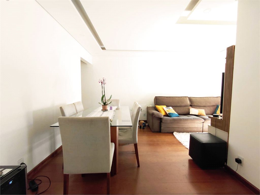 Imóvel de 85m² 2 quartos grandes e 1 menor, sala de 2 ambientes, piscina 1 vaga de garagem Perdizes