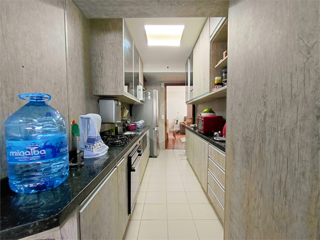 Imóvel de 85m² 2 quartos grandes e 1 menor, sala de 2 ambientes, piscina 1 vaga de garagem Perdizes