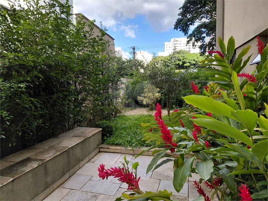 Imóvel de 85m² 2 quartos grandes e 1 menor, sala de 2 ambientes, piscina 1 vaga de garagem Perdizes