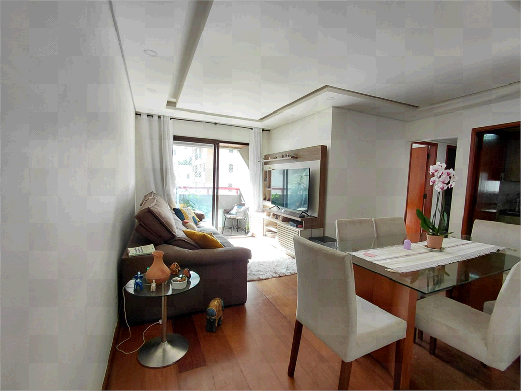 Imóvel de 85m² 2 quartos grandes e 1 menor, sala de 2 ambientes, piscina 1 vaga de garagem Perdizes