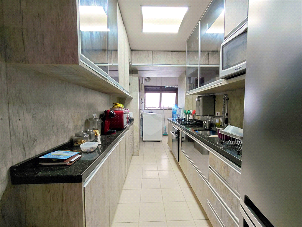 Imóvel de 85m² 2 quartos grandes e 1 menor, sala de 2 ambientes, piscina 1 vaga de garagem Perdizes