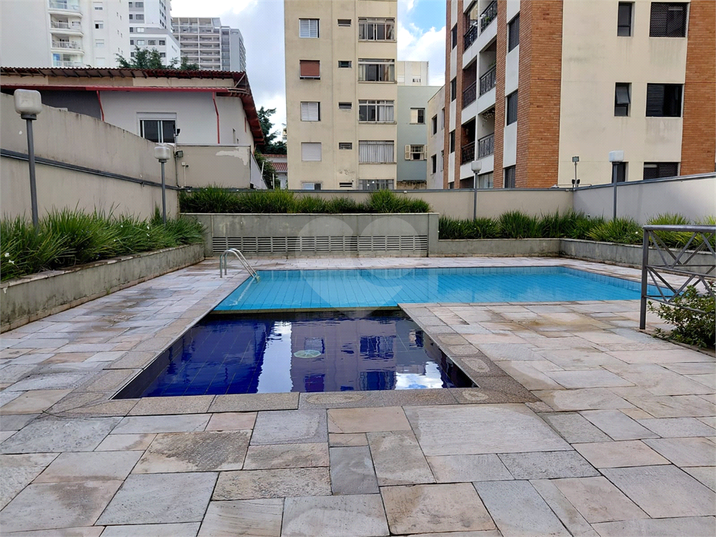 Imóvel de 85m² 2 quartos grandes e 1 menor, sala de 2 ambientes, piscina 1 vaga de garagem Perdizes
