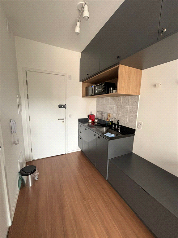 Studio mobiliado à venda a 300 metros da estação do metro Brooklin – Excelente localização