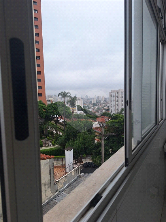 Amplo Apartamento com 96 metros quadrados na Av Zumkeller com 02 dormitórios e 01 vaga.