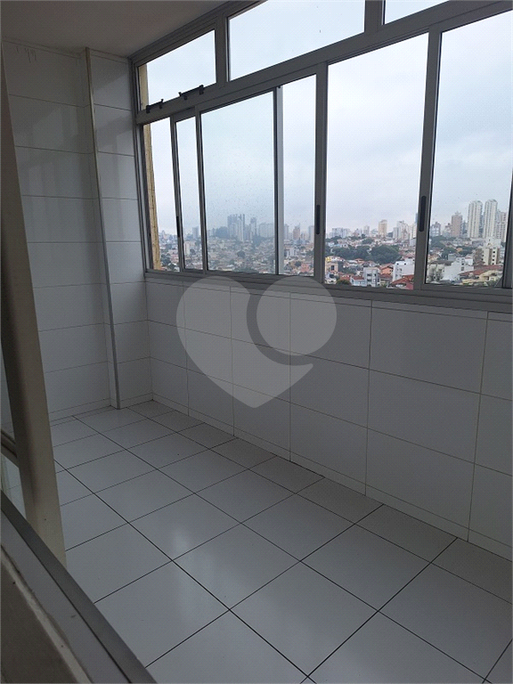 Amplo Apartamento com 96 metros quadrados na Av Zumkeller com 02 dormitórios e 01 vaga.