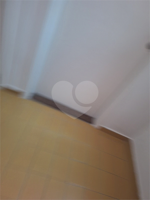 Amplo Apartamento com 96 metros quadrados na Av Zumkeller com 02 dormitórios e 01 vaga.