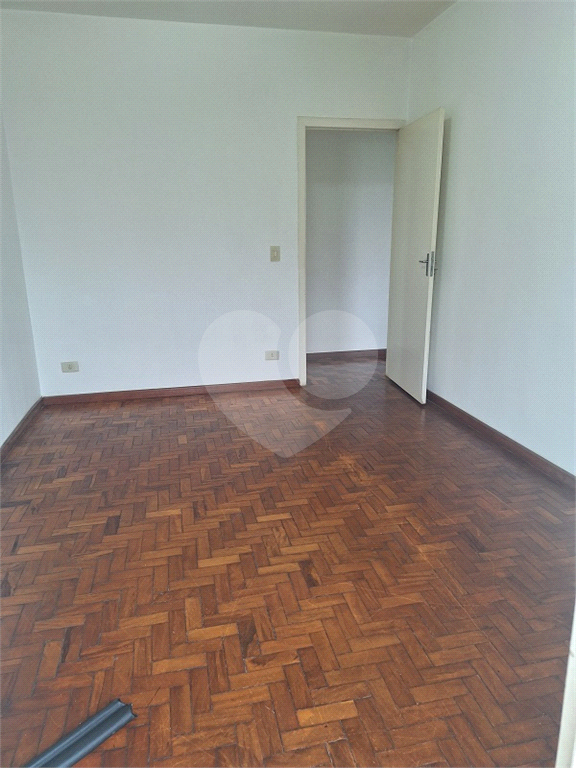 Amplo Apartamento com 96 metros quadrados na Av Zumkeller com 02 dormitórios e 01 vaga.