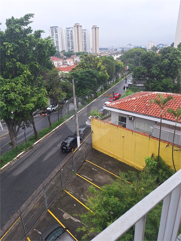 Amplo Apartamento com 96 metros quadrados na Av Zumkeller com 02 dormitórios e 01 vaga.