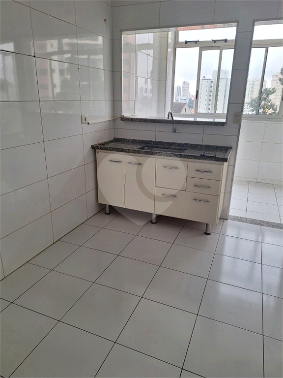 Amplo Apartamento com 96 metros quadrados na Av Zumkeller com 02 dormitórios e 01 vaga.
