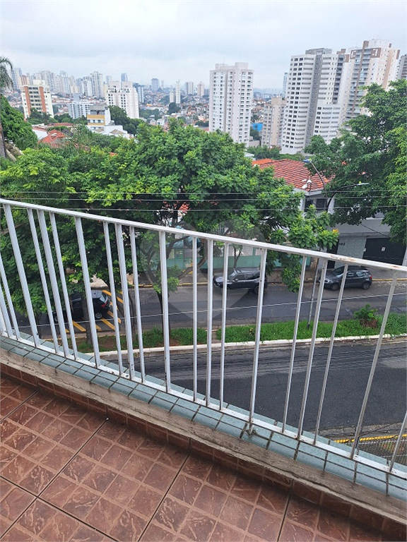 Amplo Apartamento com 96 metros quadrados na Av Zumkeller com 02 dormitórios e 01 vaga.