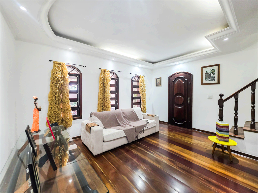 Casa - Jardim Ângela - 4 Quartos / Dormitórios - 1 Vaga - Venda / Compra - Churrasqueira