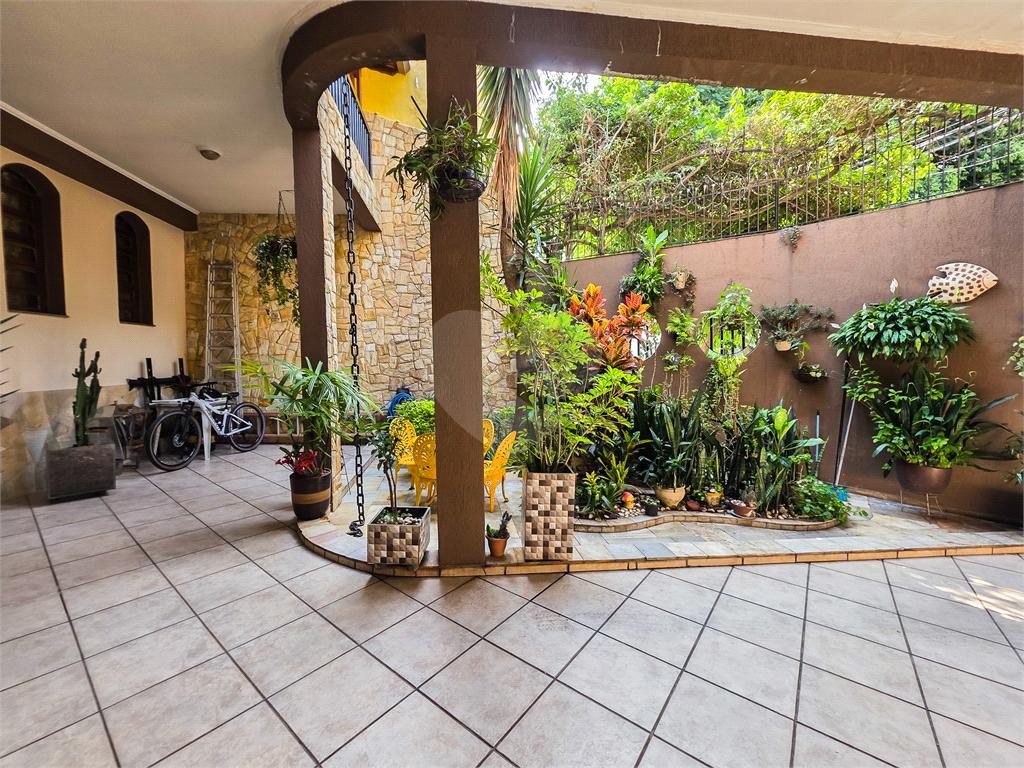 Casa - Jardim Ângela - 4 Quartos / Dormitórios - 1 Vaga - Venda / Compra - Churrasqueira