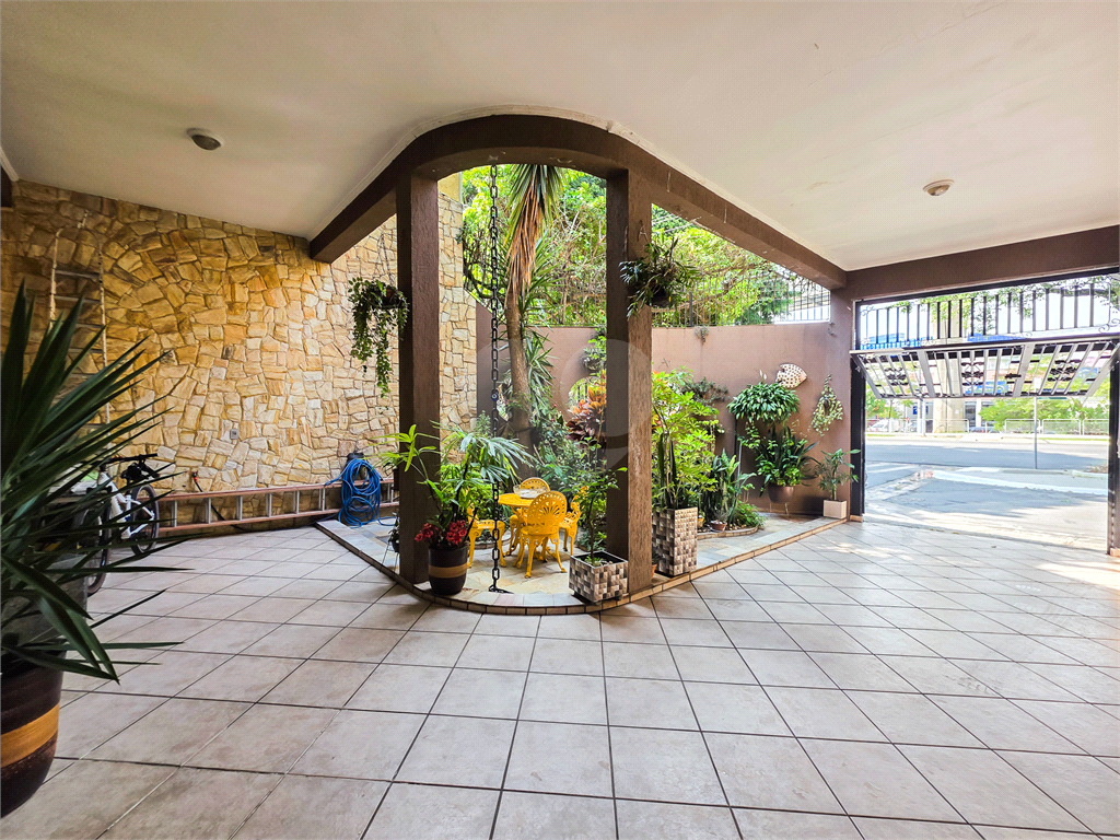 Casa - Jardim Ângela - 4 Quartos / Dormitórios - 1 Vaga - Venda / Compra - Churrasqueira