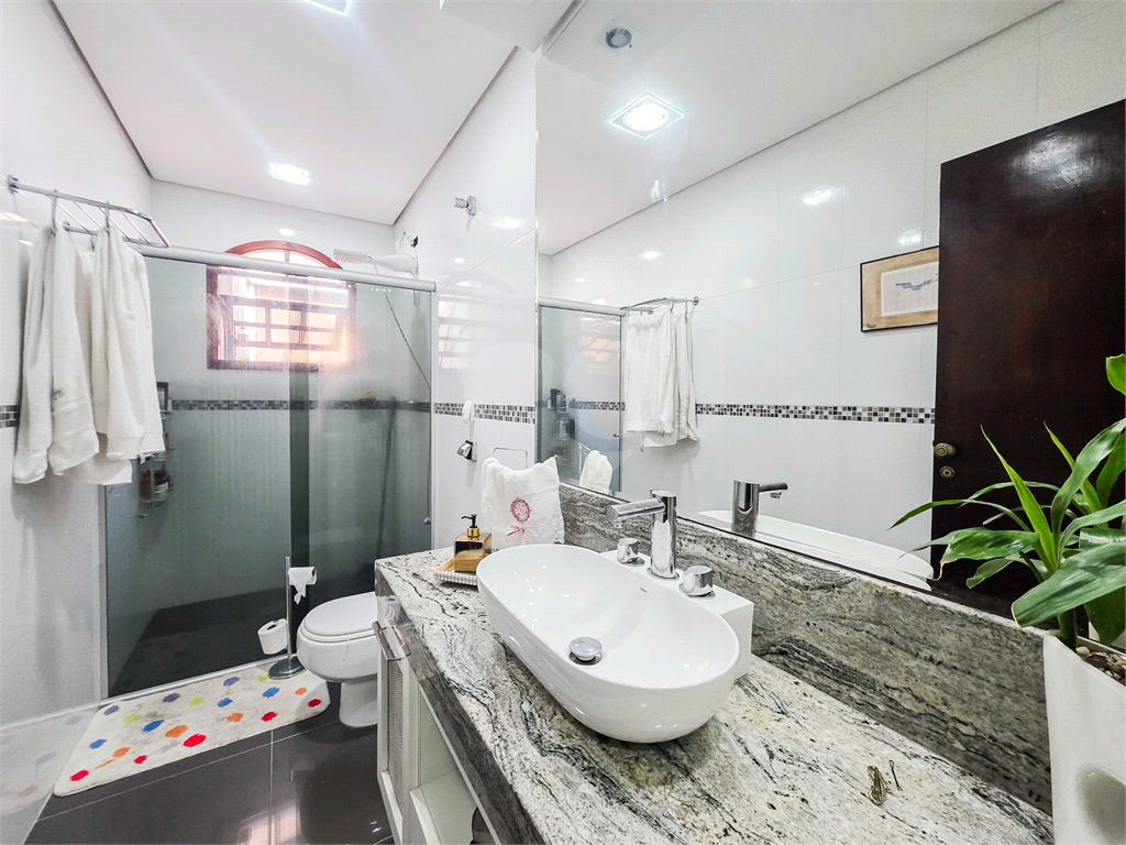 Casa - Jardim Ângela - 4 Quartos / Dormitórios - 1 Vaga - Venda / Compra - Churrasqueira