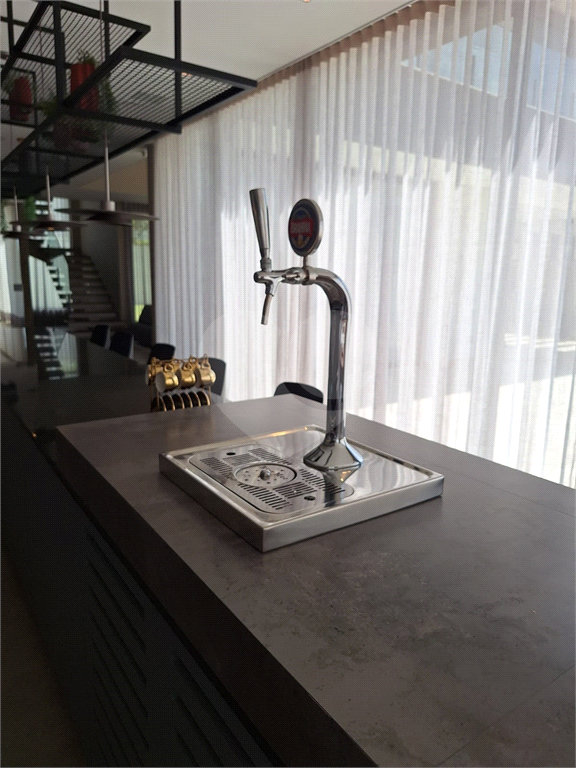 Espetacular casa á venda com vista para a represa em Joanópolis!