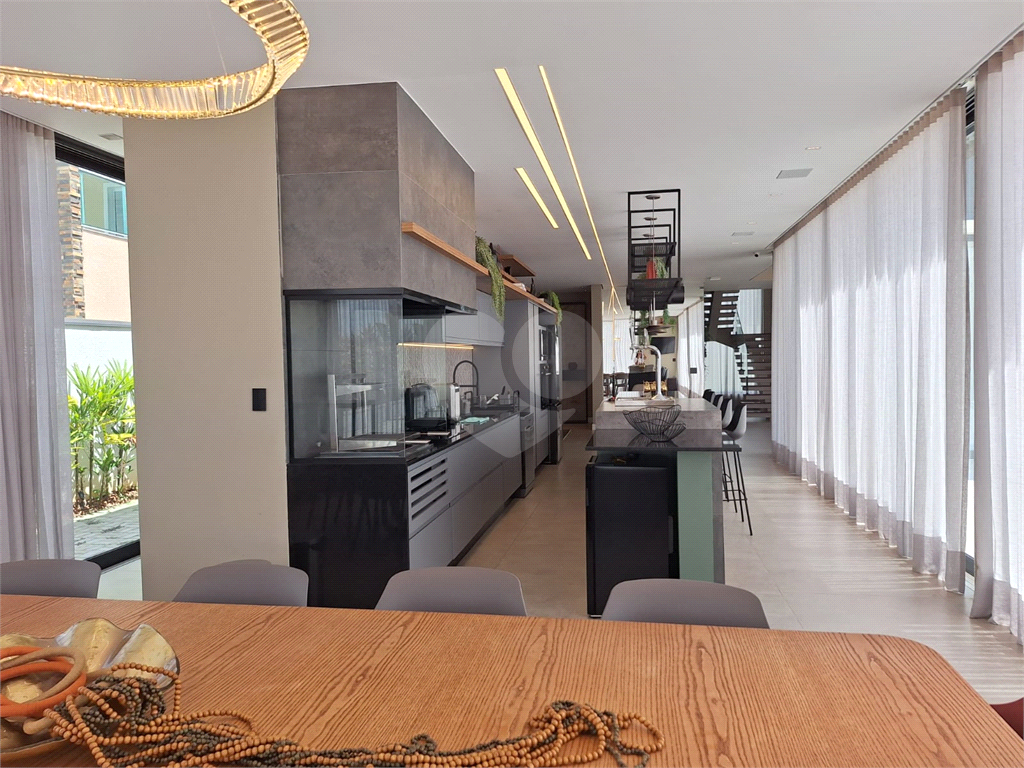 Espetacular casa á venda com vista para a represa em Joanópolis!