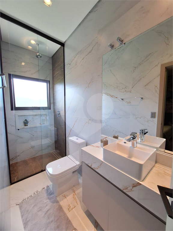 Espetacular casa á venda com vista para a represa em Joanópolis!