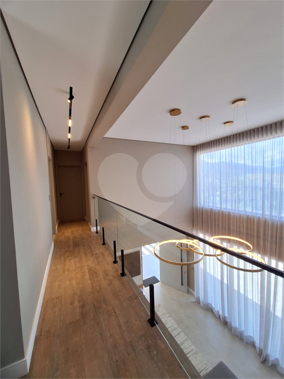 Espetacular casa á venda com vista para a represa em Joanópolis!