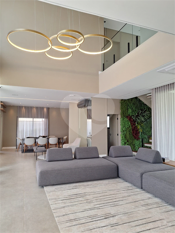 Espetacular casa á venda com vista para a represa em Joanópolis!