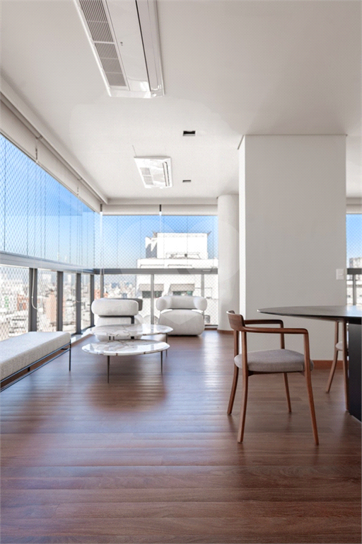 Exclusivo nos Jardins | 206 m² | 3 Suítes | 4 Vagas | Edifício Maison Marie