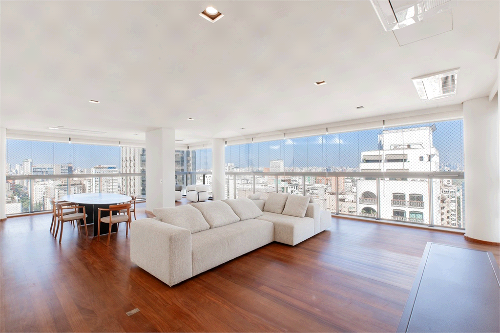 Exclusivo nos Jardins | 206 m² | 3 Suítes | 4 Vagas | Edifício Maison Marie