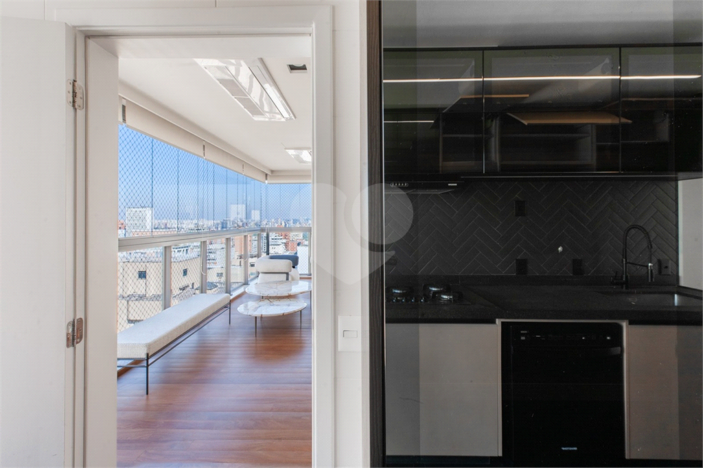 Exclusivo nos Jardins | 206 m² | 3 Suítes | 4 Vagas | Edifício Maison Marie