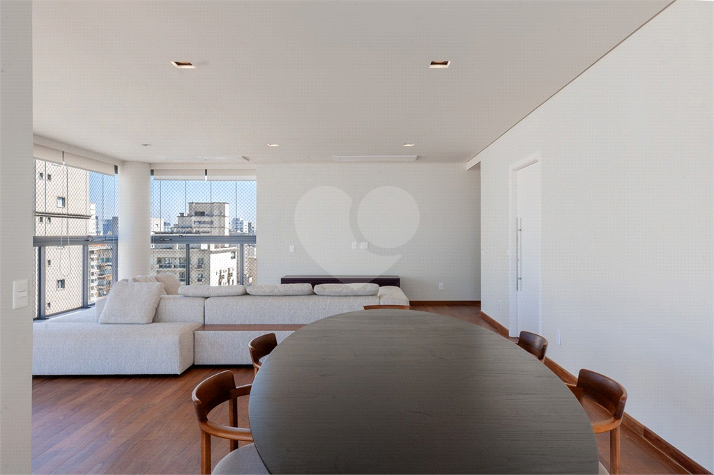 Exclusivo nos Jardins | 206 m² | 3 Suítes | 4 Vagas | Edifício Maison Marie