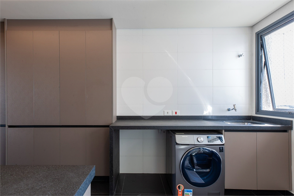 Exclusivo nos Jardins | 206 m² | 3 Suítes | 4 Vagas | Edifício Maison Marie