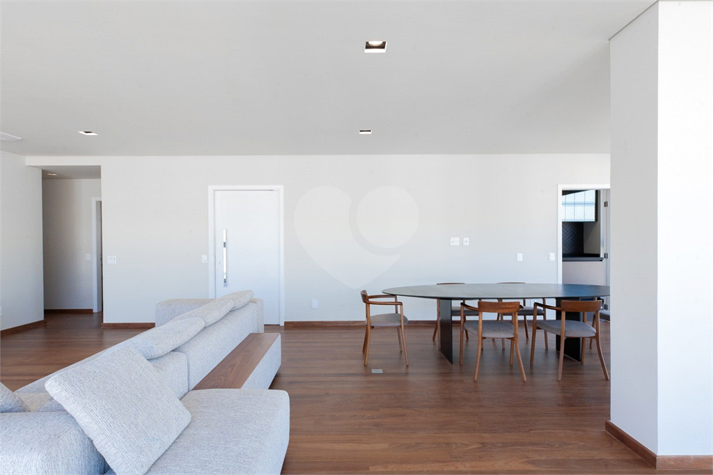 Exclusivo nos Jardins | 206 m² | 3 Suítes | 4 Vagas | Edifício Maison Marie