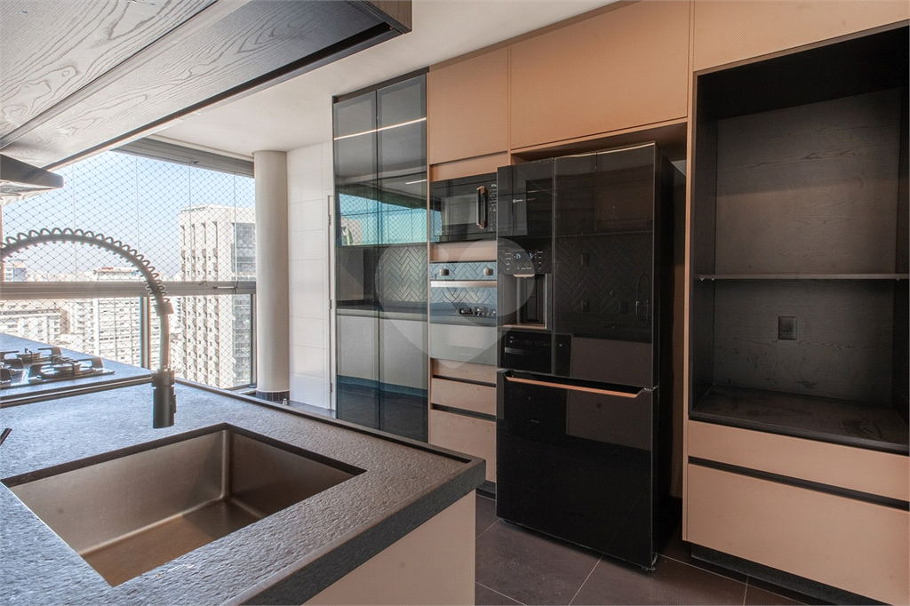 Exclusivo nos Jardins | 206 m² | 3 Suítes | 4 Vagas | Edifício Maison Marie