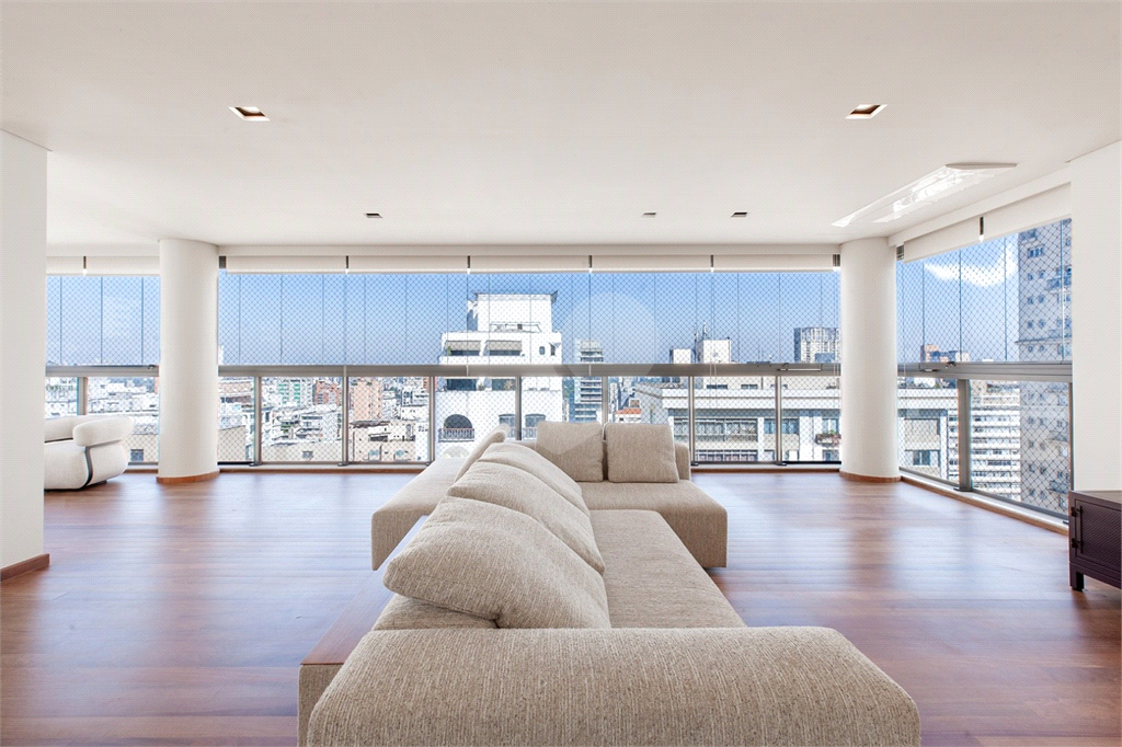 Exclusivo nos Jardins | 206 m² | 3 Suítes | 4 Vagas | Edifício Maison Marie