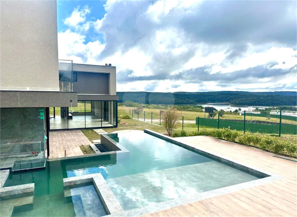 Casa alto padrão em Piedade - SP - Condomínio Portofino com represa e campo de golfe