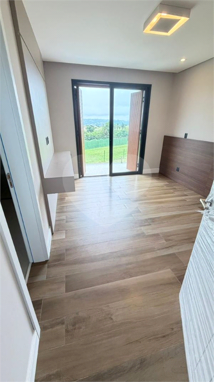 Casa alto padrão em Piedade - SP - Condomínio Portofino com represa e campo de golfe