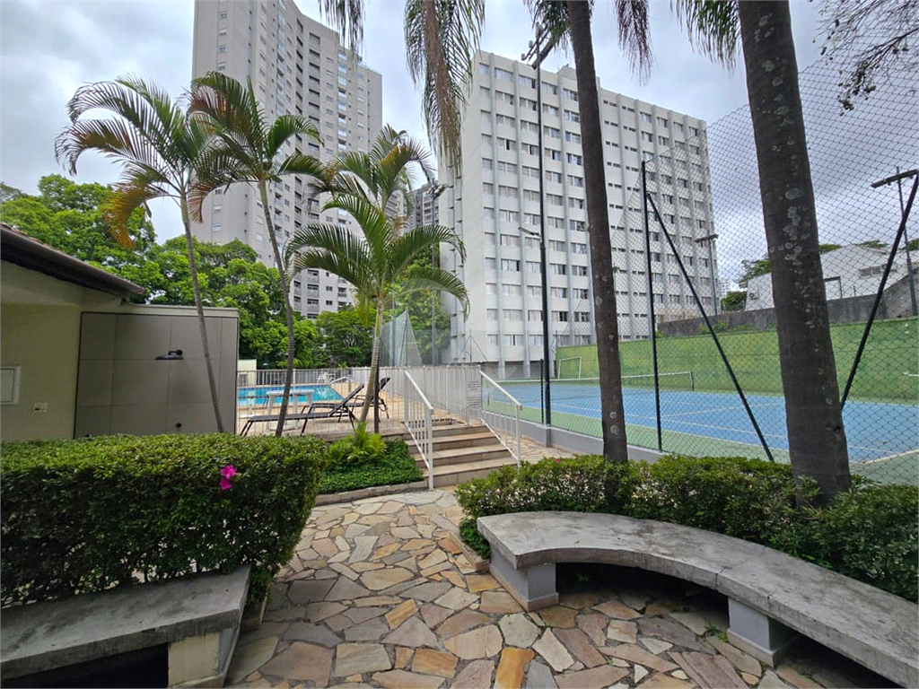 APARTAMENTO em MOEMA