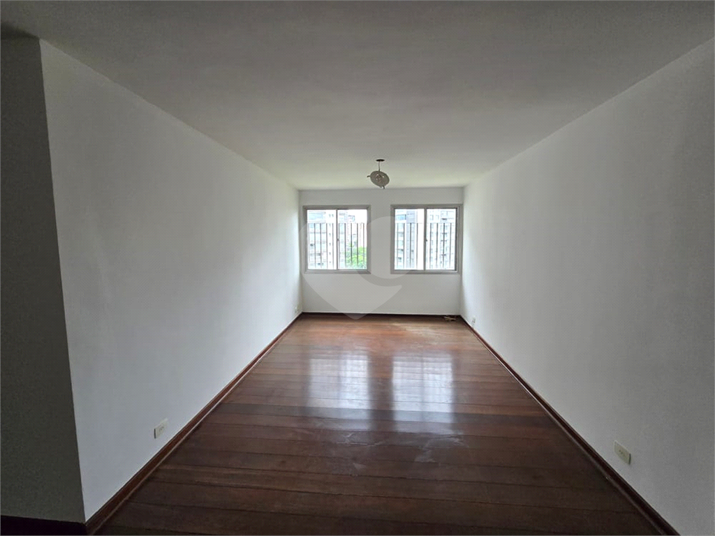 APARTAMENTO em MOEMA