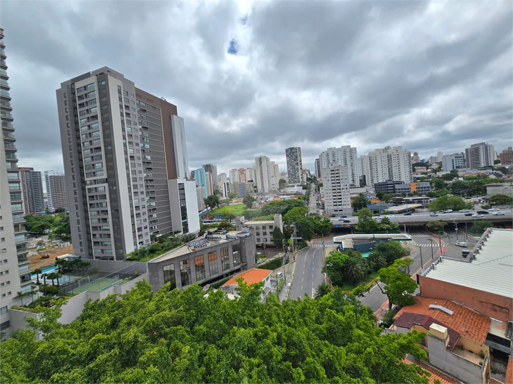 APARTAMENTO em MOEMA