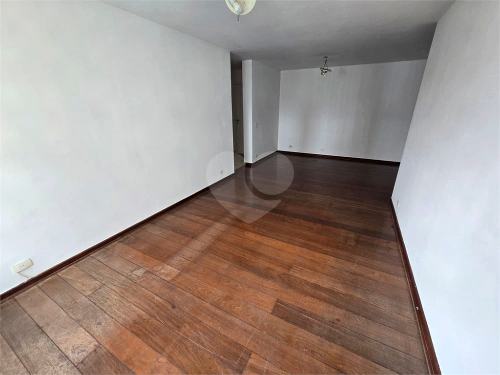 APARTAMENTO em MOEMA