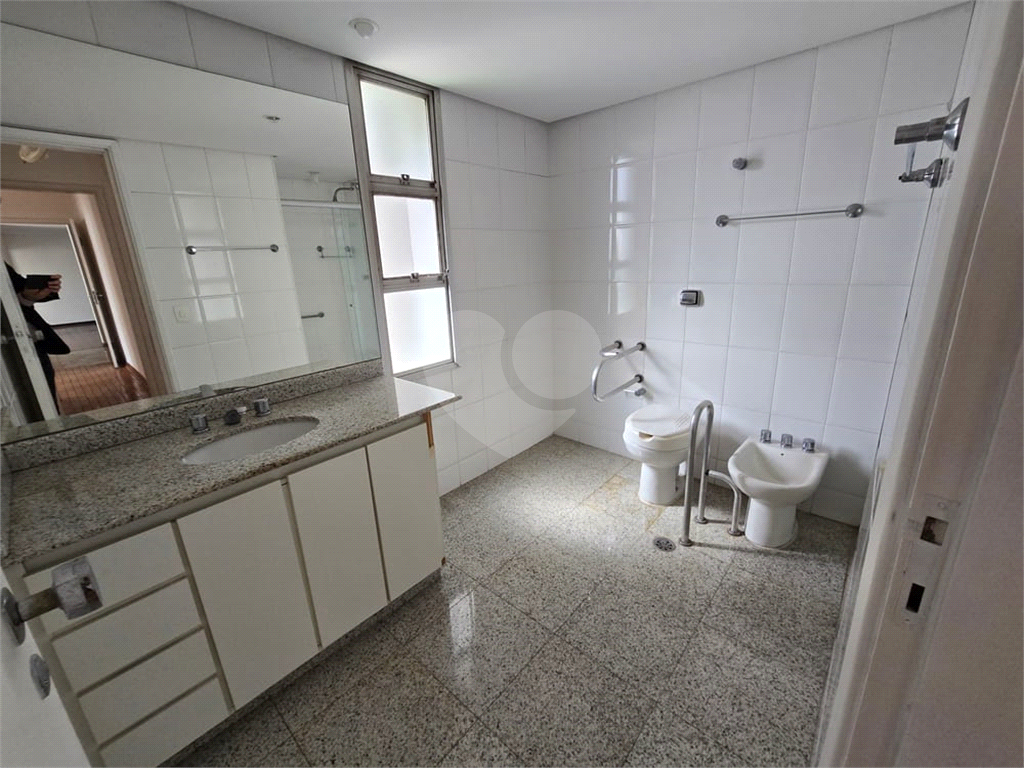 APARTAMENTO em MOEMA