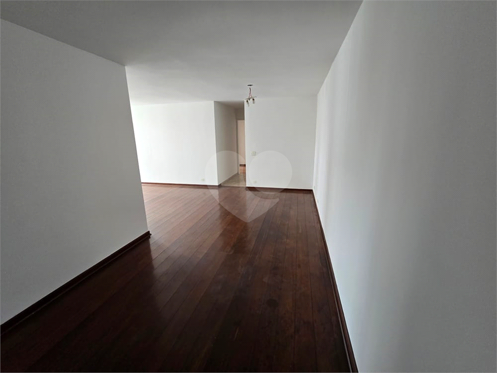 APARTAMENTO em MOEMA