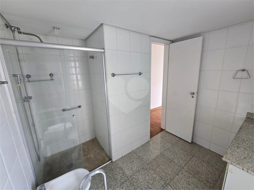APARTAMENTO em MOEMA