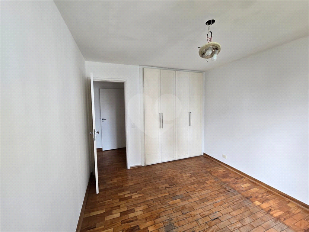 APARTAMENTO em MOEMA