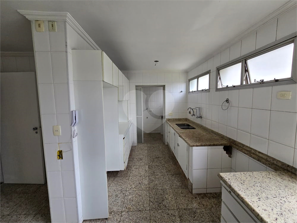 APARTAMENTO em MOEMA